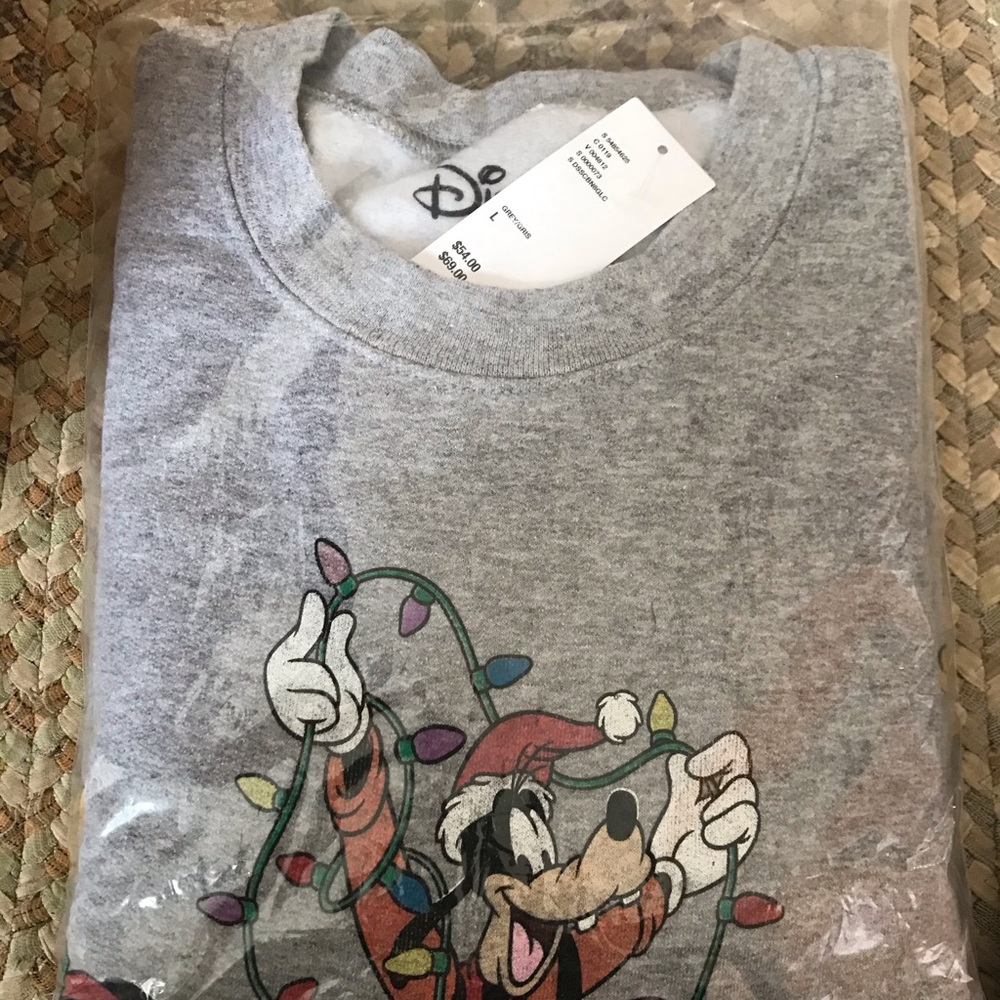 Urban outfitters L Disney Christmas Sweatshirt